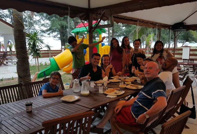 Al Safina Kijal Beach Resort