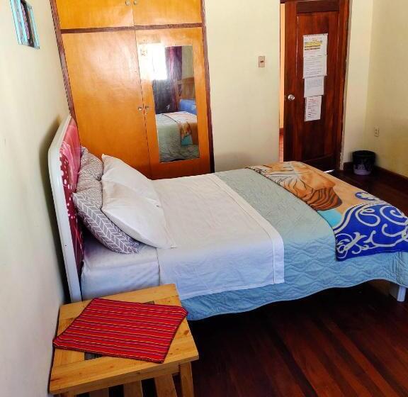 هاستل Spanish Friends