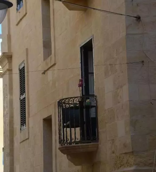 تختخواب و صبحانه Casa Lapira
