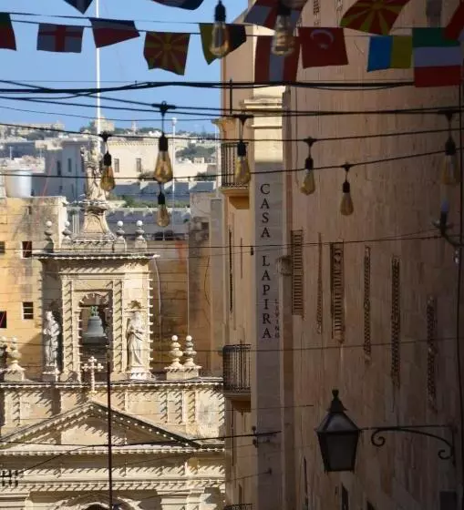 تختخواب و صبحانه Casa Lapira