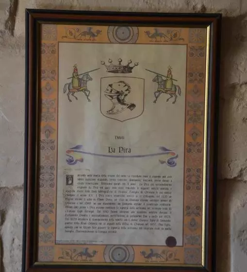 تختخواب و صبحانه Casa Lapira