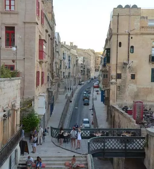 تختخواب و صبحانه Casa Lapira
