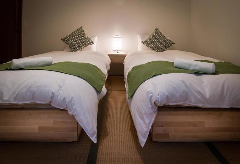 Bed and Breakfast Sheltered Inn Hakuba