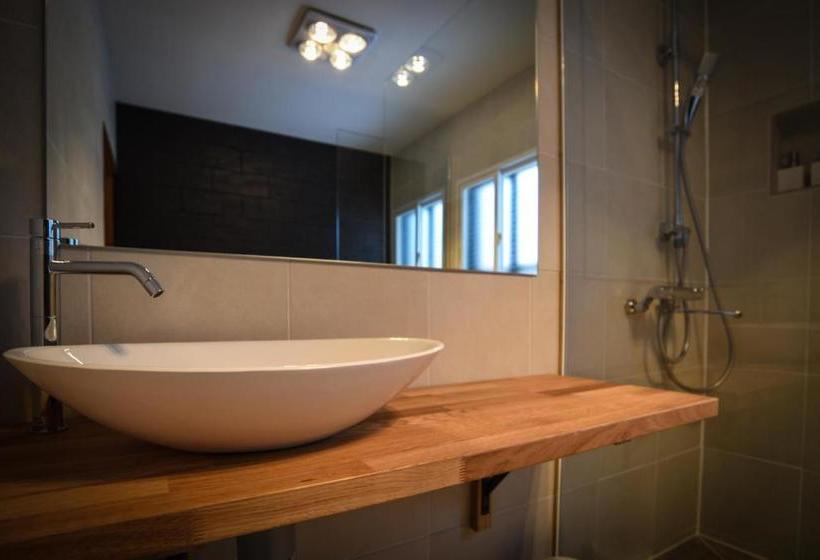 Bed and Breakfast Sheltered Inn Hakuba