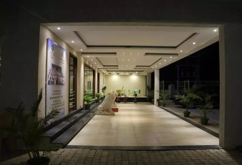 Hotelli Dsr Madhanam Inn