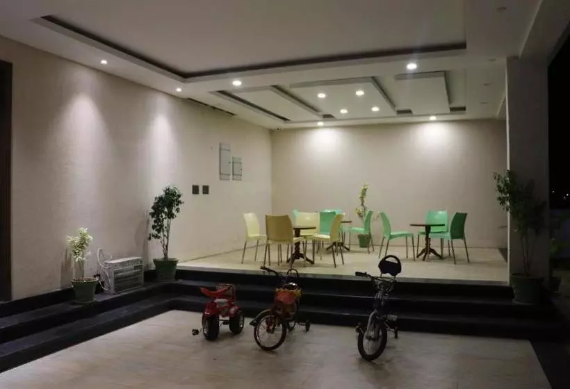 Hotelli Dsr Madhanam Inn