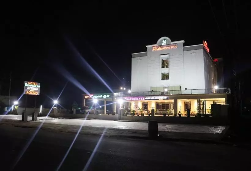 Hotelli Dsr Madhanam Inn
