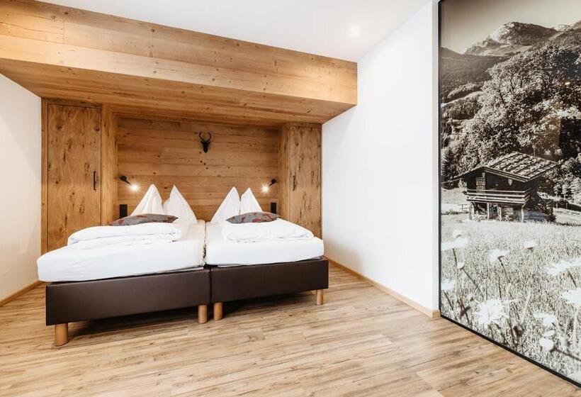 בית מלון כפרי Embacher Sport