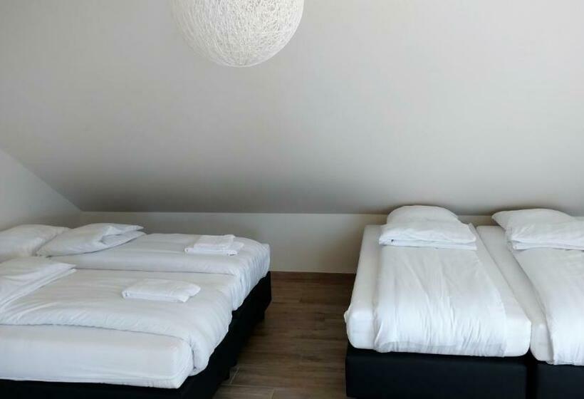 בית מלון כפרי Ladeuze