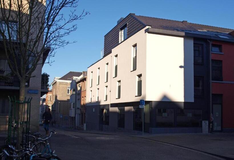 בית מלון כפרי Ladeuze