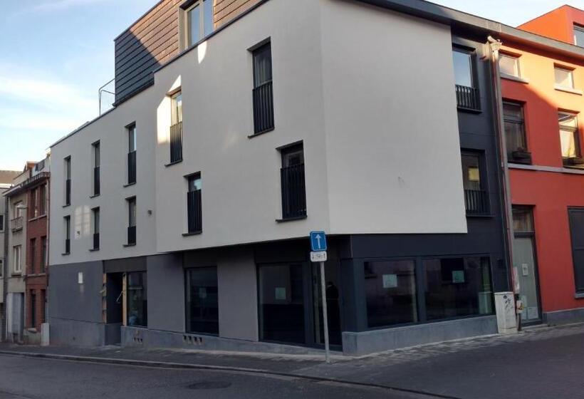 בית מלון כפרי Ladeuze