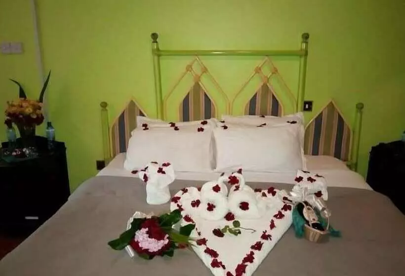 هتل Mount Kenya Leisure Lodge