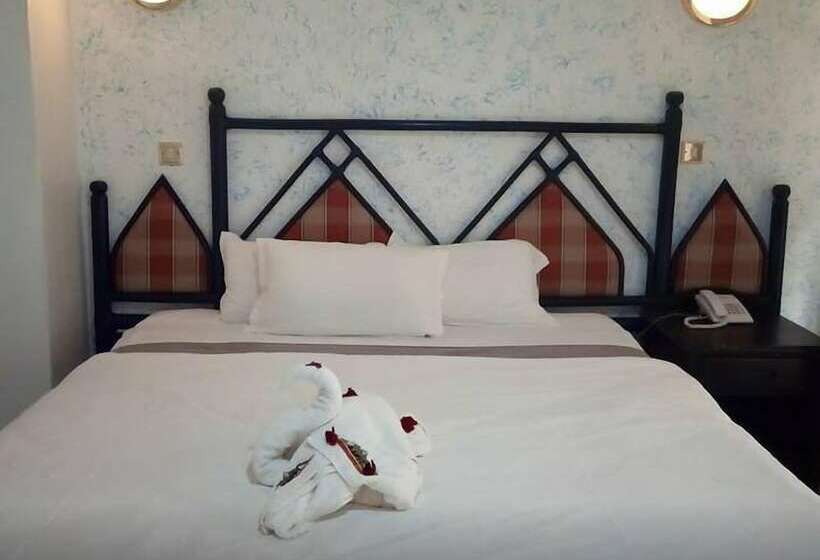 هتل Mount Kenya Leisure Lodge