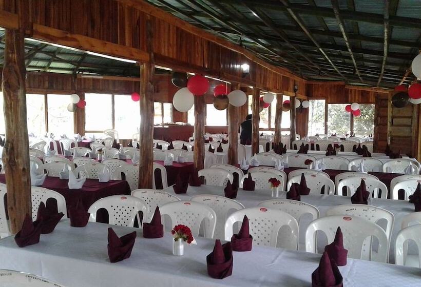هتل Mount Kenya Leisure Lodge