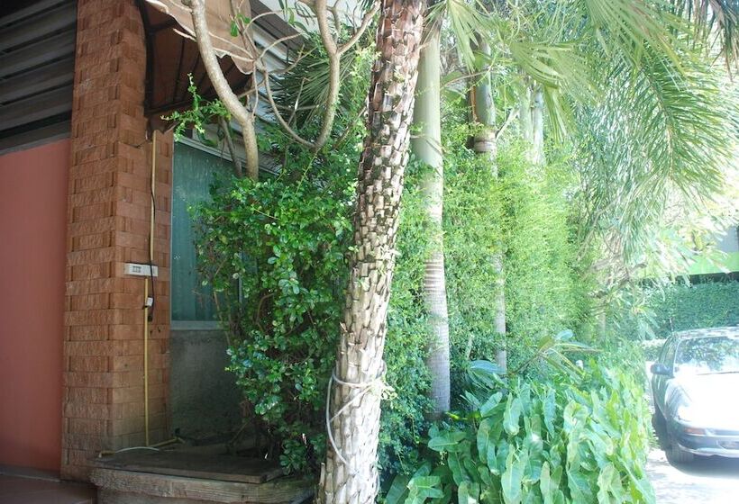 Отель Muaklek Holiday