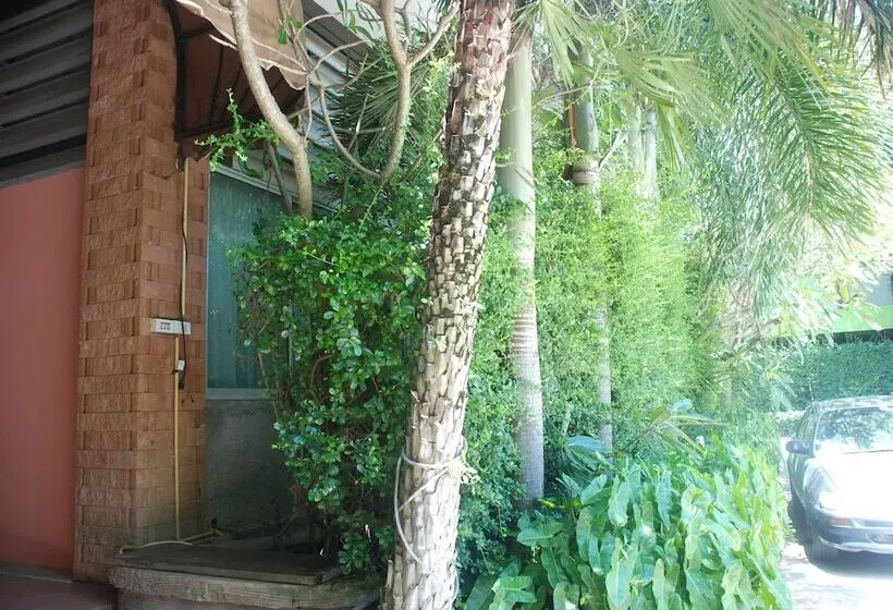 Hotelli Muaklek Holiday