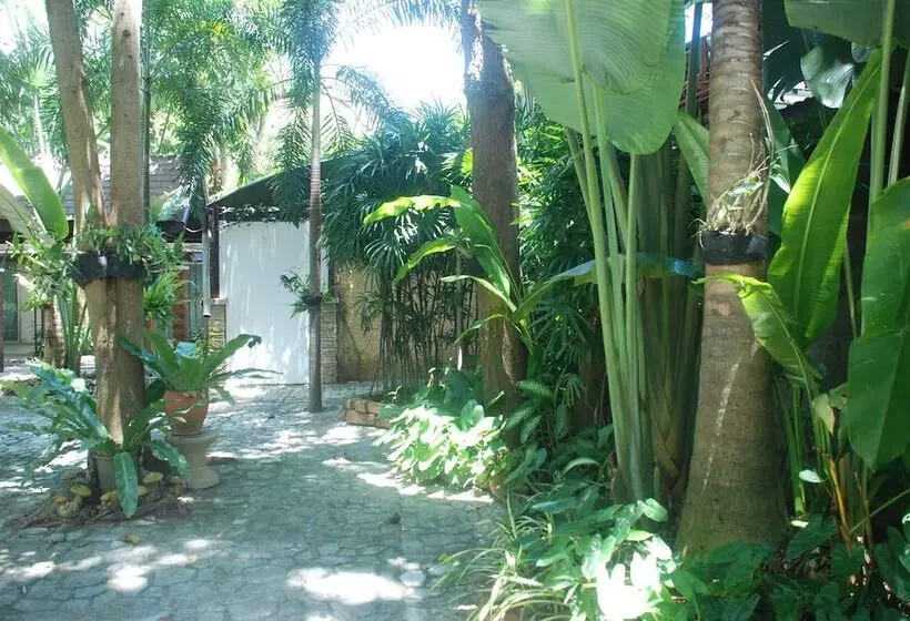 Hotelli Muaklek Holiday