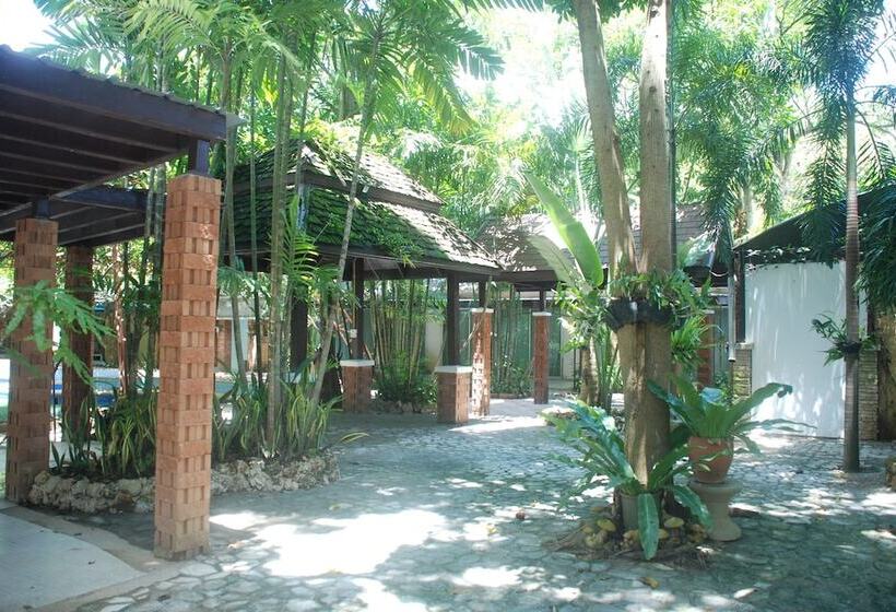 Отель Muaklek Holiday