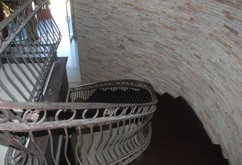 Отель Muaklek Holiday