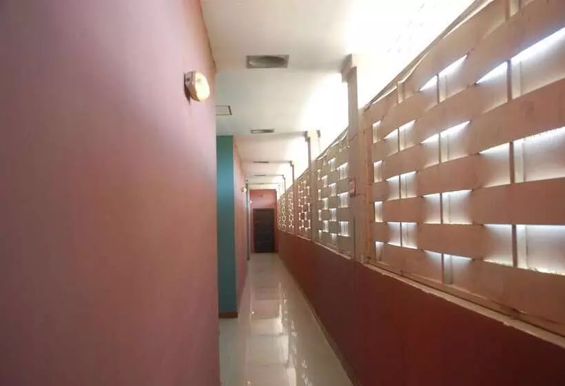 Hotelli Muaklek Holiday