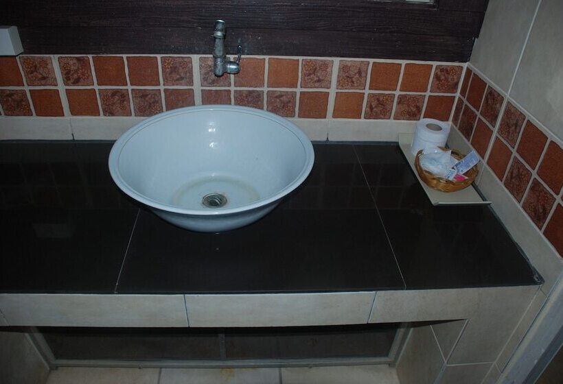 Отель Muaklek Holiday