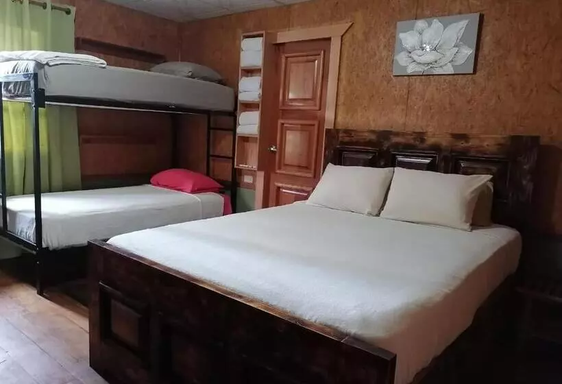 ユースホステル Boquete Town Hostal