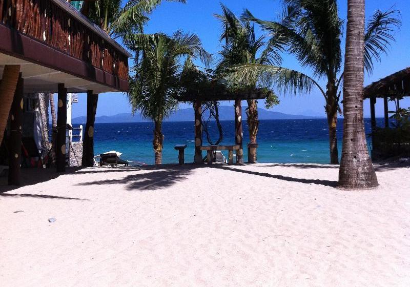 Bed and Breakfast Bamboo House Beach Lodge & Restaurant