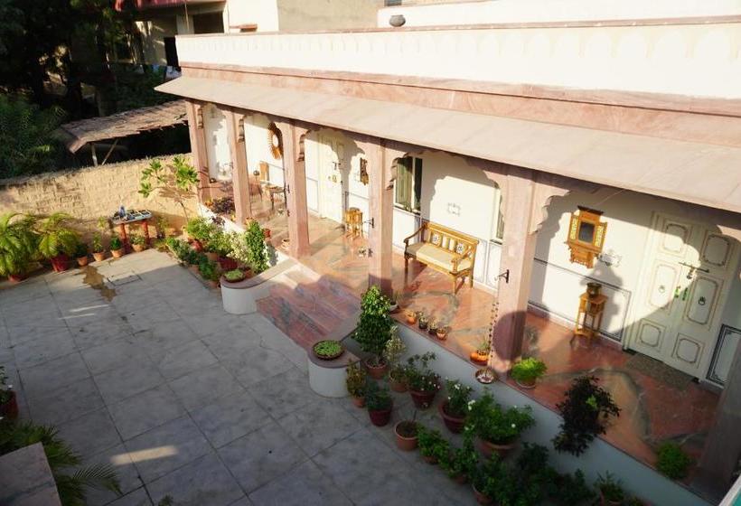 تختخواب و صبحانه Jaswant Niwas