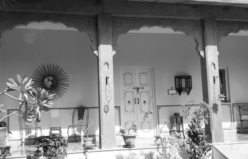 تختخواب و صبحانه Jaswant Niwas