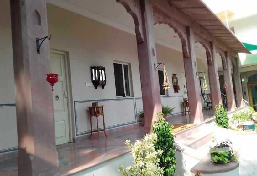 تختخواب و صبحانه Jaswant Niwas