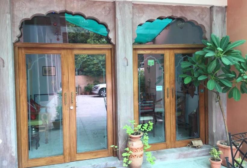 تختخواب و صبحانه Jaswant Niwas