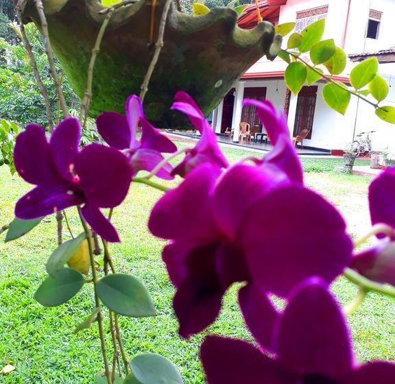 צימר Nisala Villa   Midigama