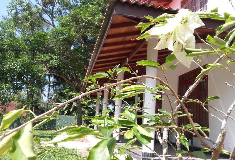 צימר Nisala Villa   Midigama