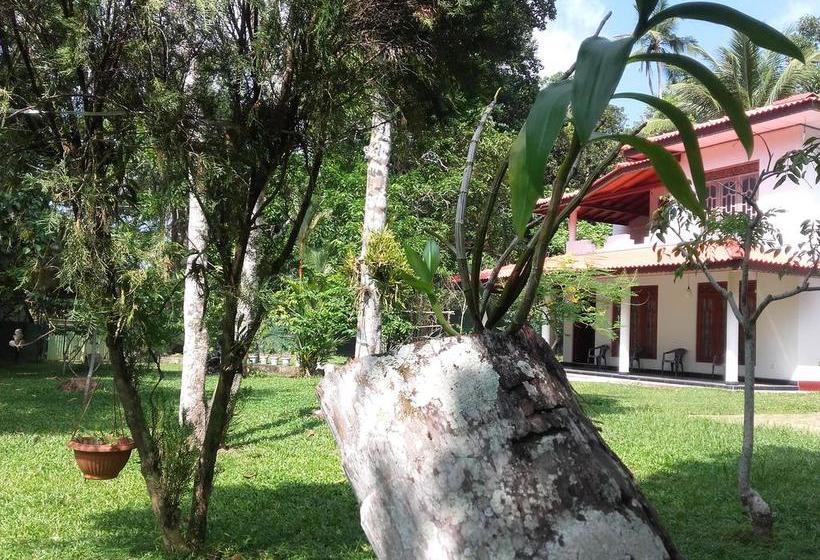 צימר Nisala Villa   Midigama