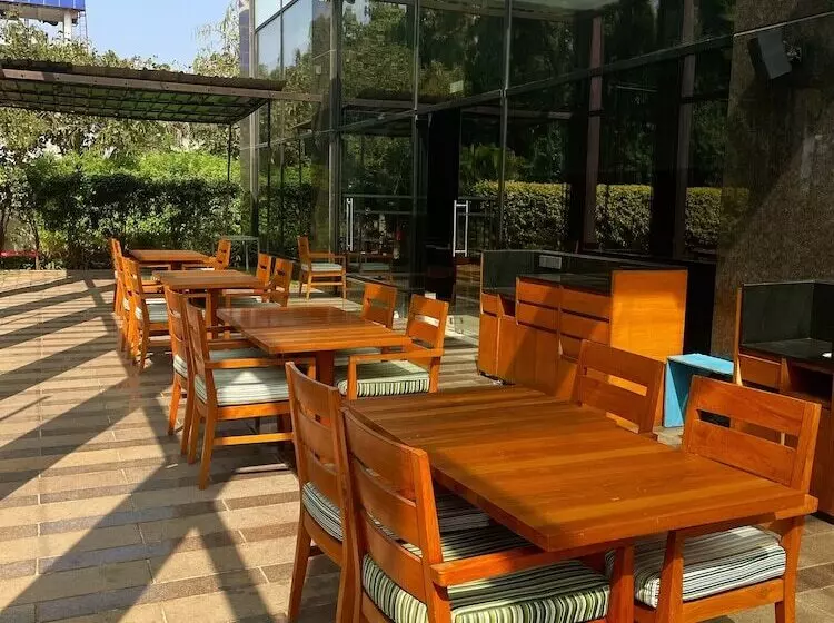 ホテル Fairfield By Marriott Belagavi