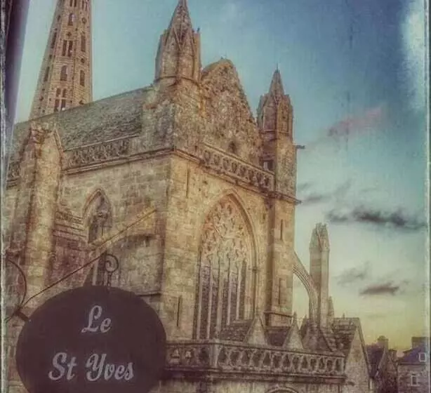 هتل Hôtel Le Saint Yves