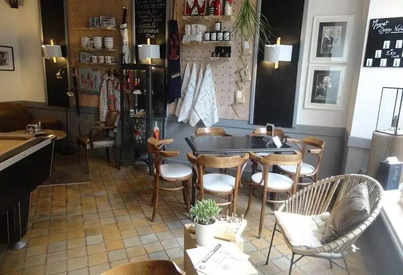 هتل Hôtel Le Saint Yves