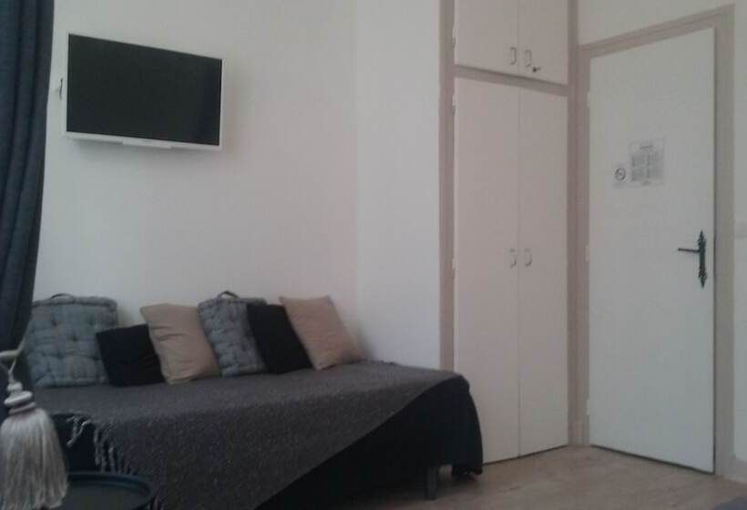 فندق Hôtel Le Saint Yves