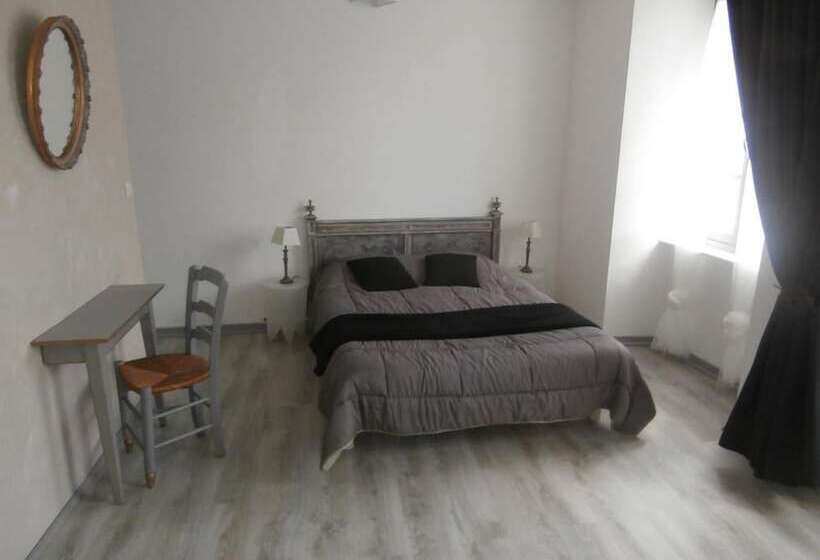 فندق Hôtel Le Saint Yves