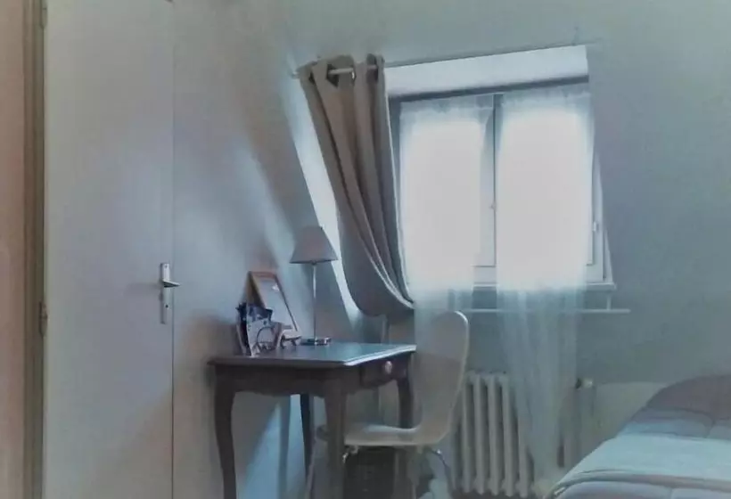 هتل Hôtel Le Saint Yves