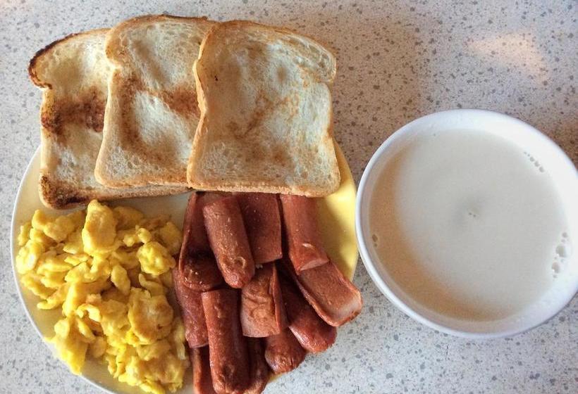 ホテル Kwesi Affum Apartments