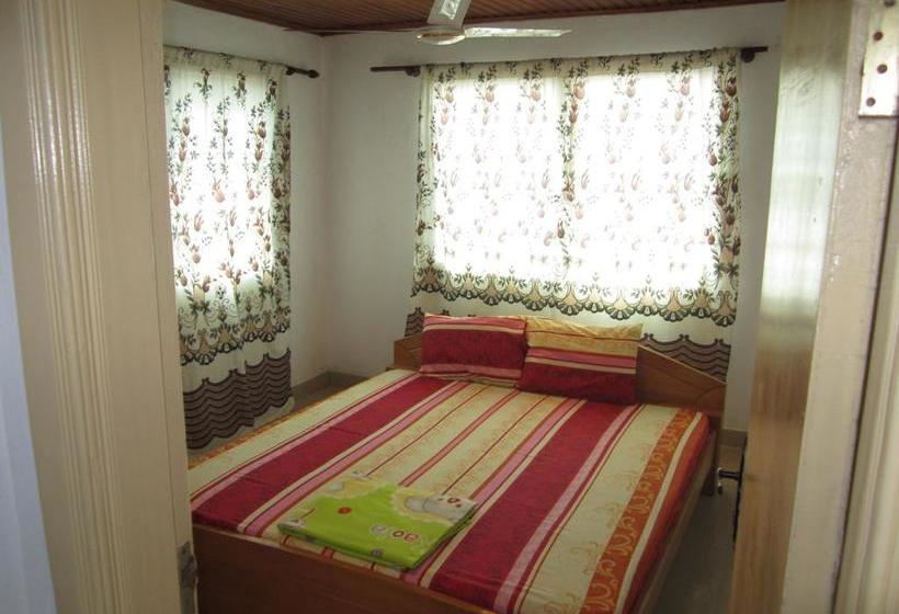 ホテル Kwesi Affum Apartments