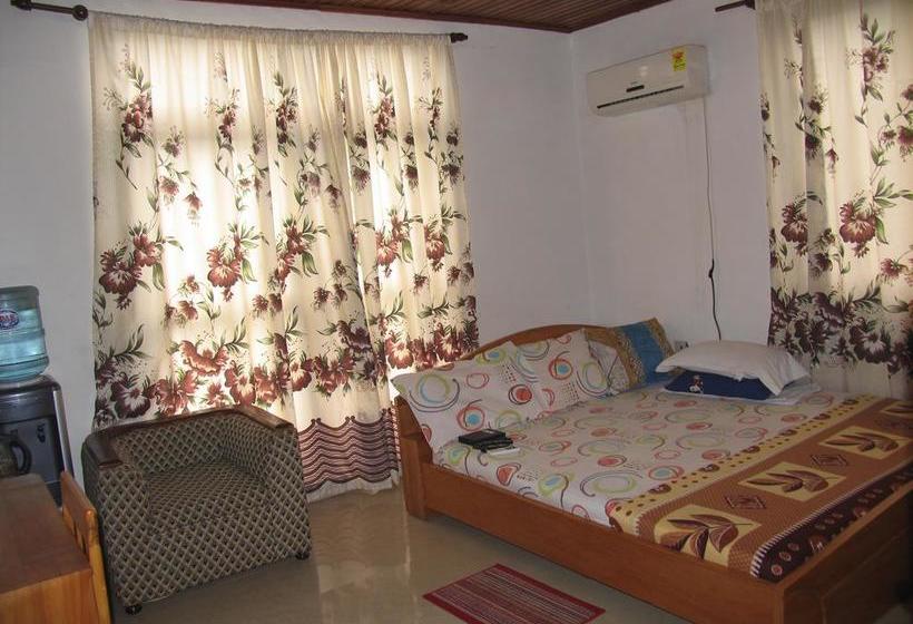 ホテル Kwesi Affum Apartments