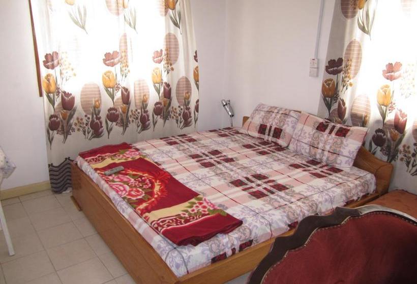 ホテル Kwesi Affum Apartments