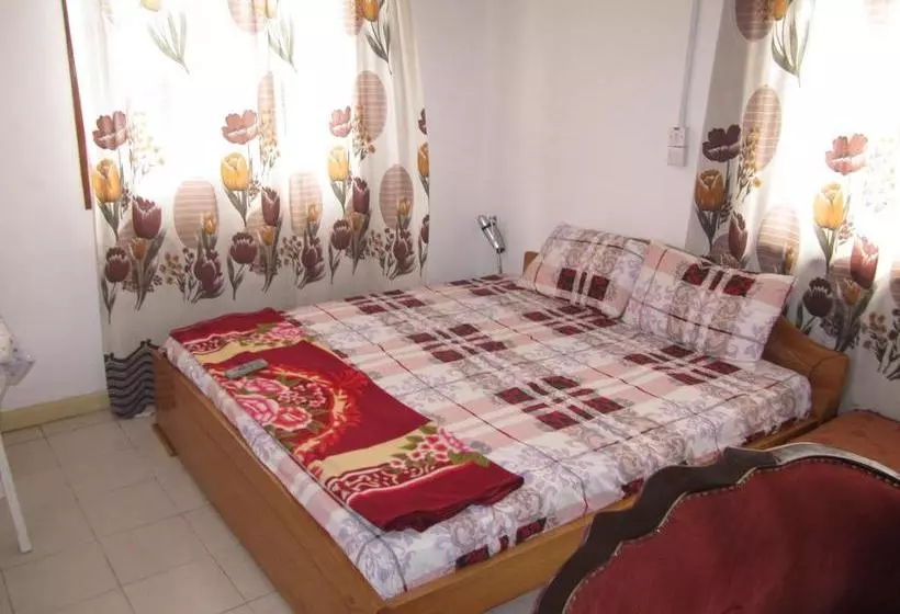 ホテル Kwesi Affum Apartments