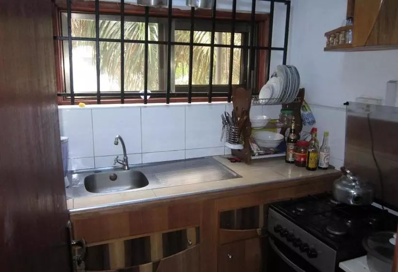 ホテル Kwesi Affum Apartments