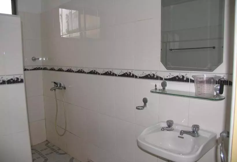 ホテル Kwesi Affum Apartments