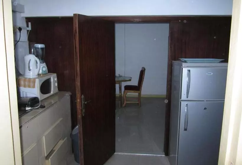 ホテル Kwesi Affum Apartments