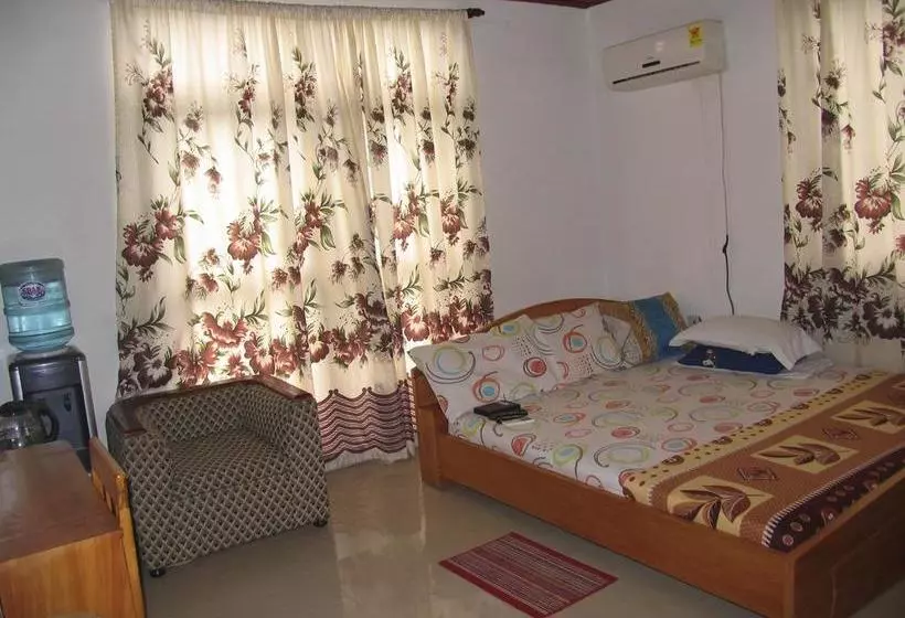 ホテル Kwesi Affum Apartments