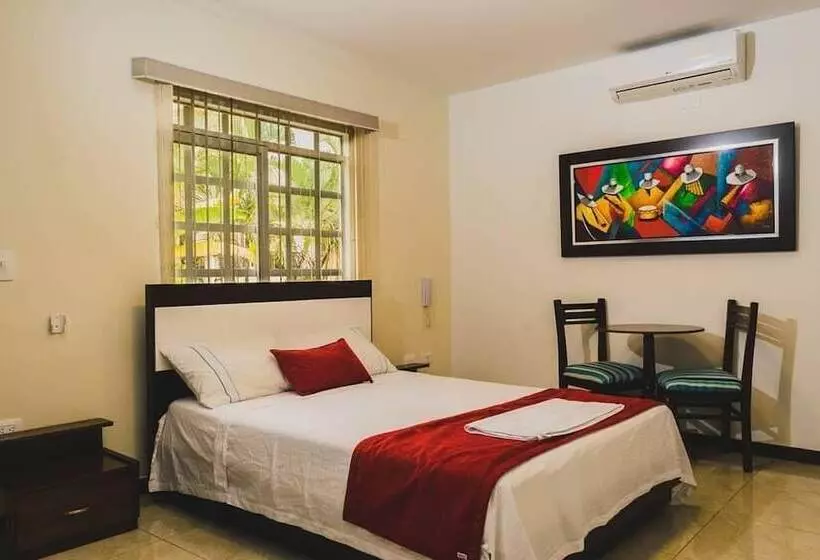 Hotelli Manantial